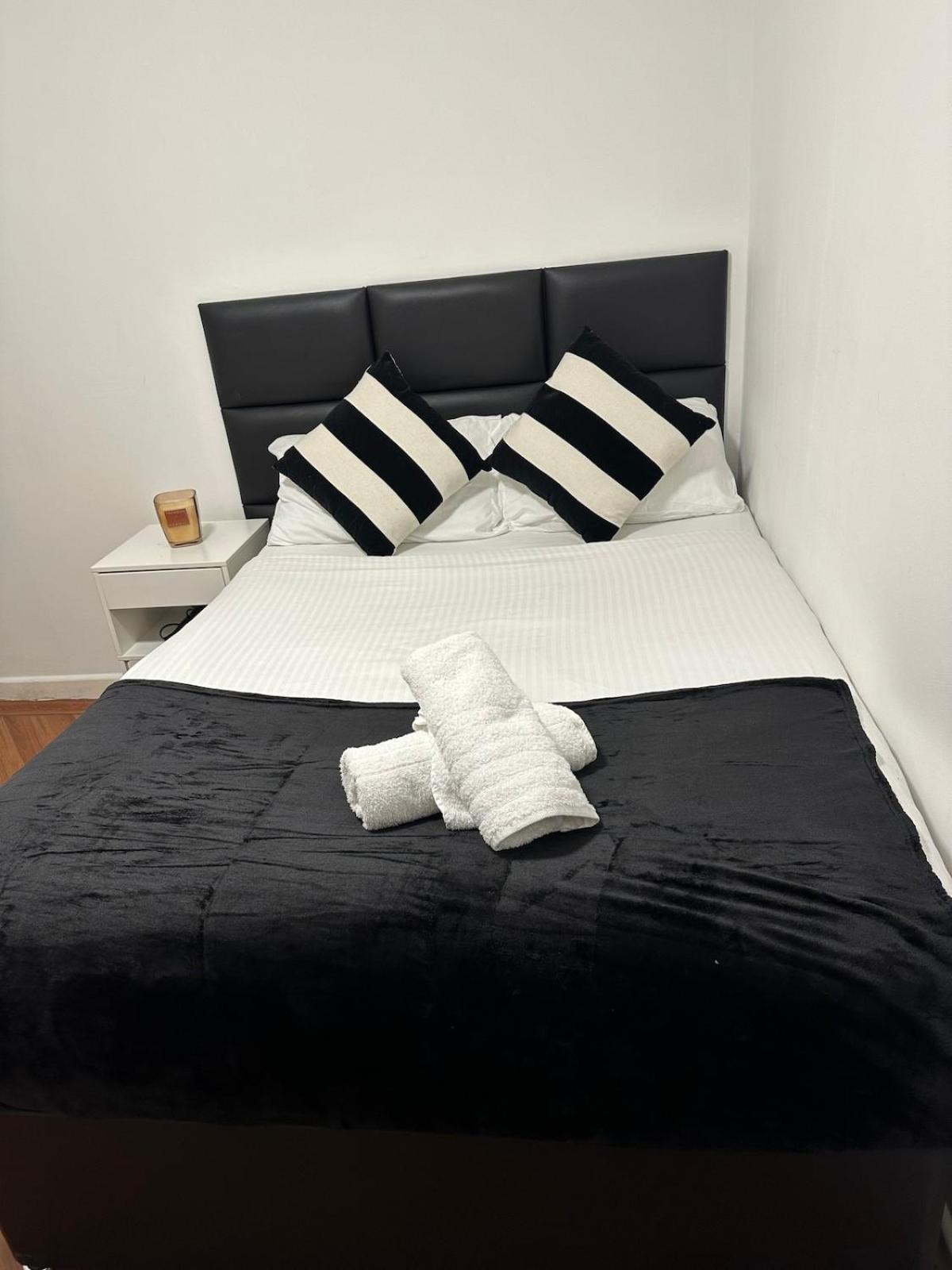 Two Bedroom House Free Parking Liverpool Extérieur photo