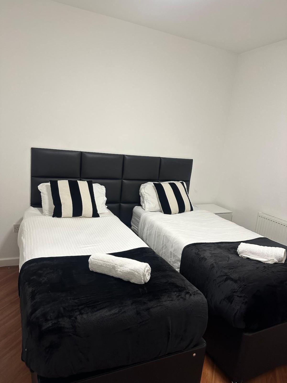 Two Bedroom House Free Parking Liverpool Extérieur photo